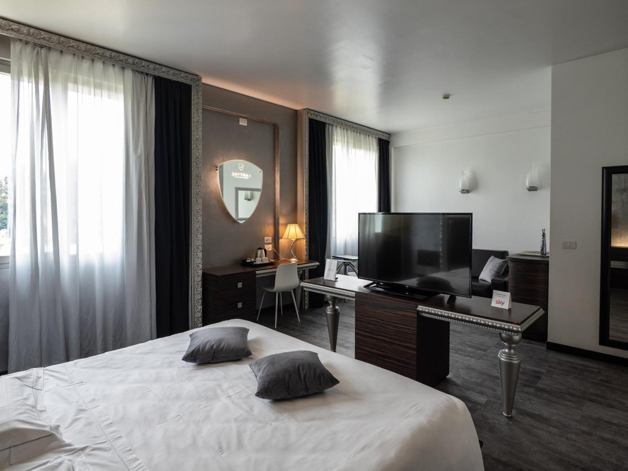 Daytona Business Hotel Колекио Екстериор снимка