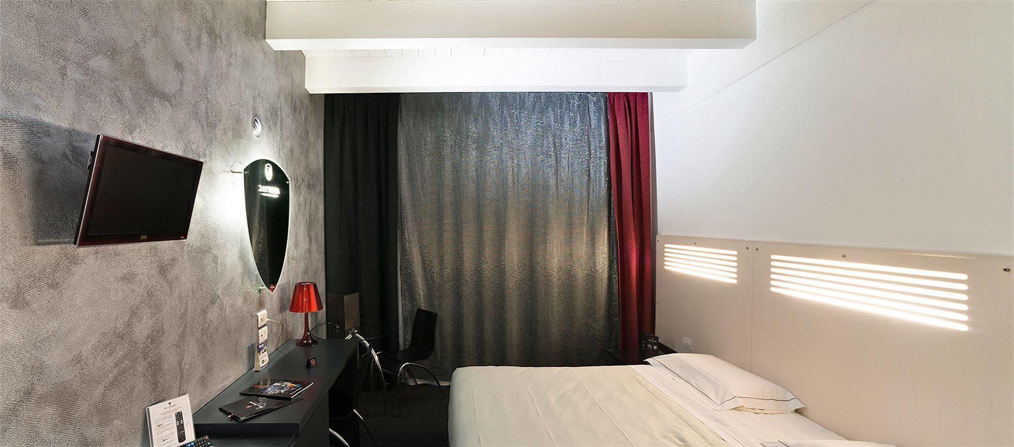 Daytona Business Hotel Колекио Екстериор снимка